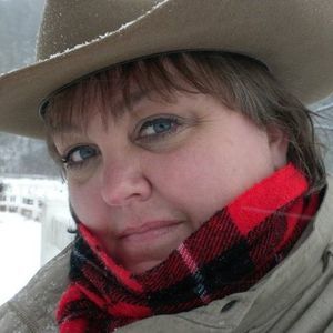 Meet your Posher, Dena